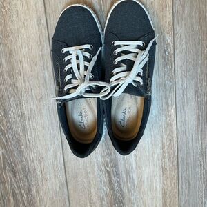 Clarks women’s blue and white sneakers